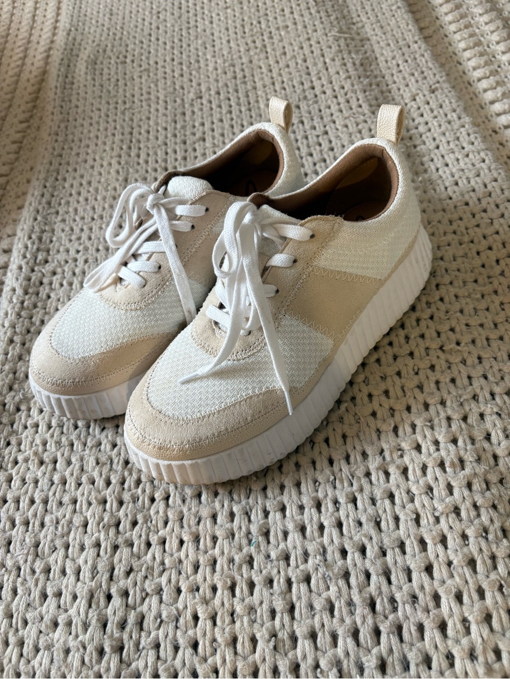Zodiac Women's Cream and White Platform Sneakers